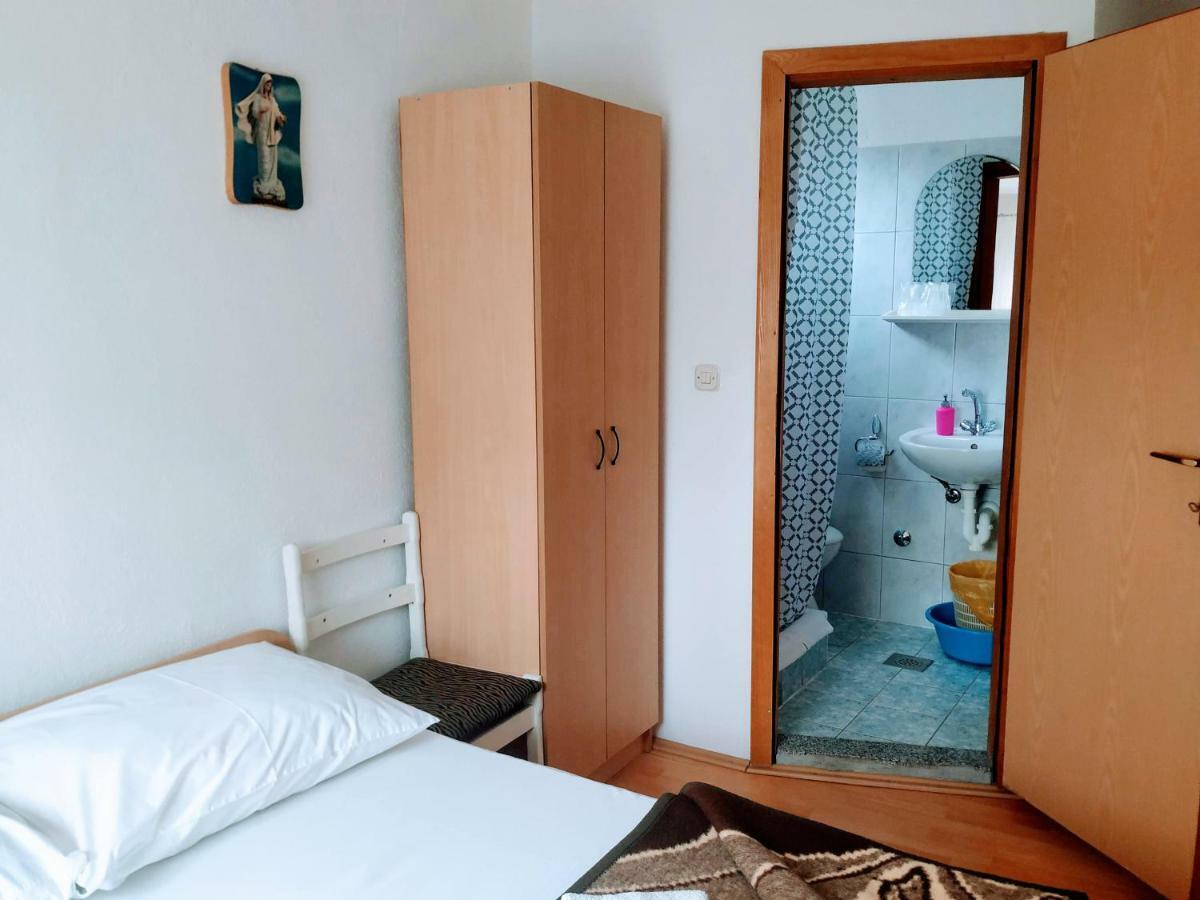Ana Stjepan Nikolic - Pilgrim'S 2Nd Home Medjugorje Exterior photo